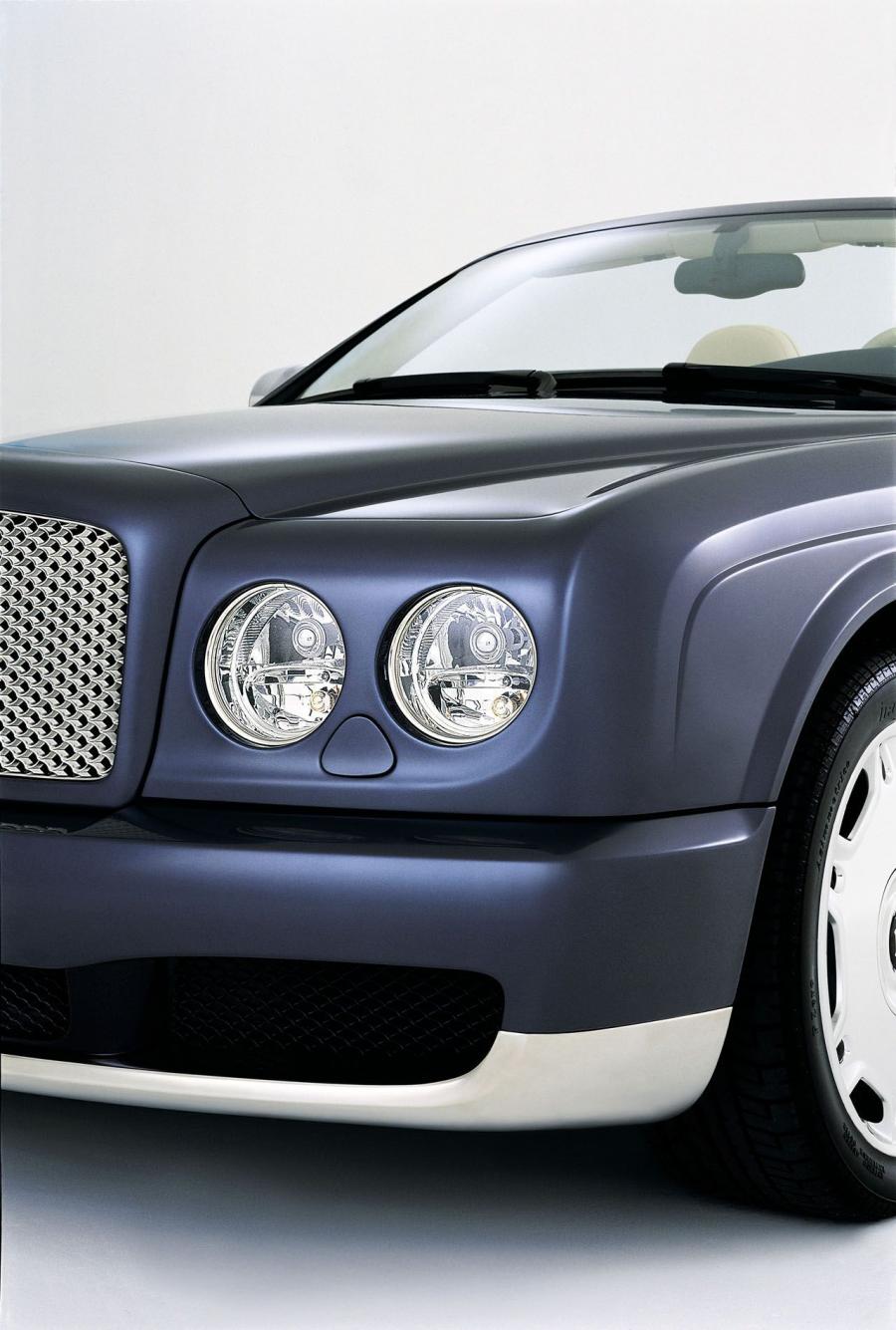 Детали экстерьера Bentley Arnage Drop Head Coupe 2005 года  (фото 9 из 20)